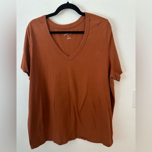 Universal Thread Brown Short Sleeve Relaxed T-Shirt - Picture 1 of 5